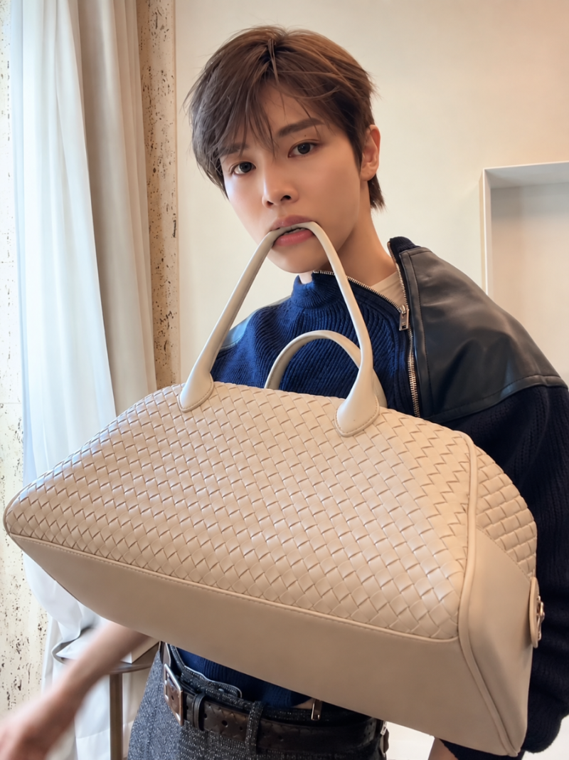 RIIZE Sungchan's Airport Fashion: A Complete Transformation Heading to Milan in Bottega Veneta