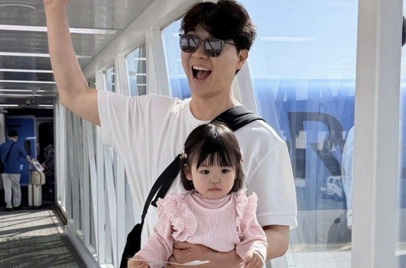 결국 딸 사진으로 돌아온 박수홍 부부, 4주 침묵 깬 시점이 뜻밖이다