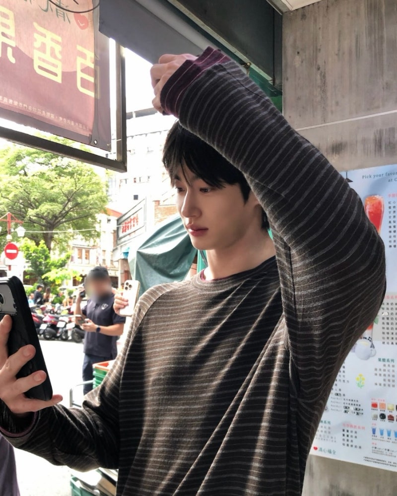 변우석 대만 근황 사진 : 변우석 어깨가 와..
