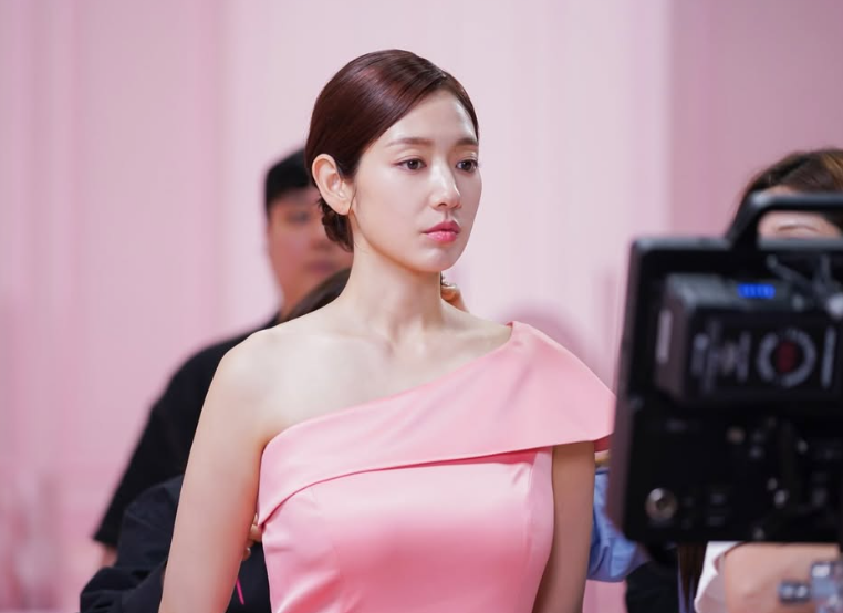“조리원에서도 참을 수 없는..” 박신혜 출산 5일차에도 한일전은 못참지