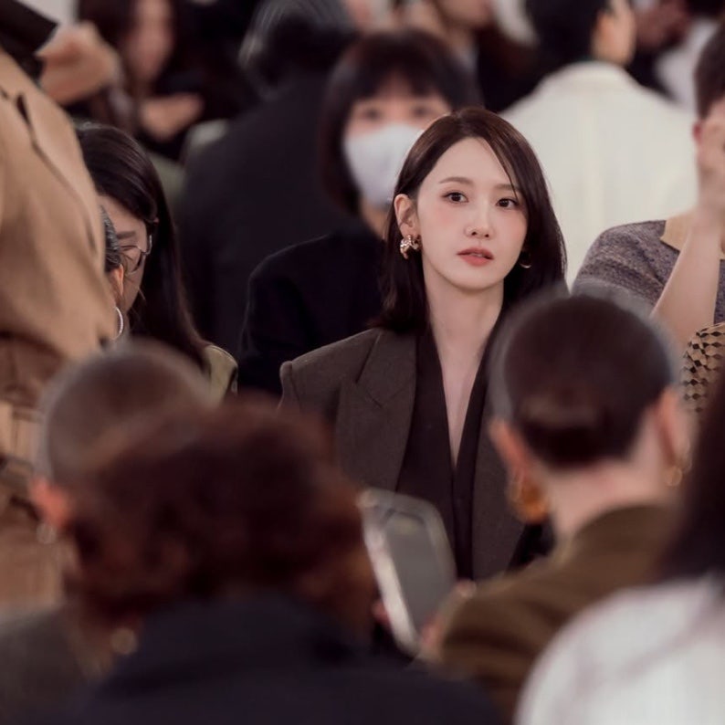 YoonA's Milan Fashion Week Look is So Autumnal... Her Brown Suit Turns Out to Be Max Mara