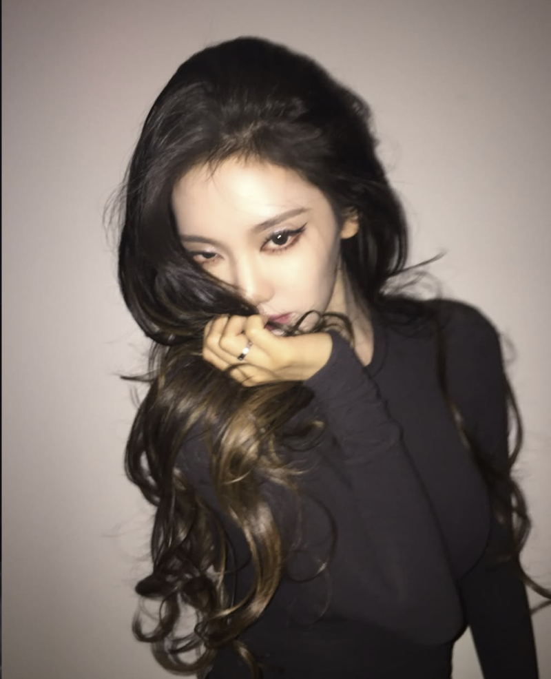 카리나인 줄 알았는데… 요즘 미모 레전드 찍은 닝닝, 긴 머리 vs 묶은 머리 헤메코