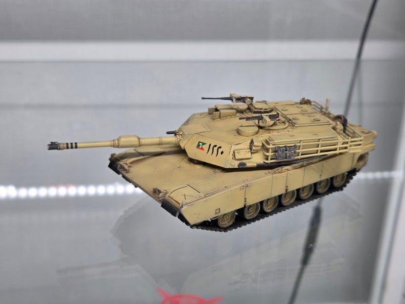 아카데미과학 프라모델 1/72 M1A1 에이브람스 전차 이집트 육군 버전
