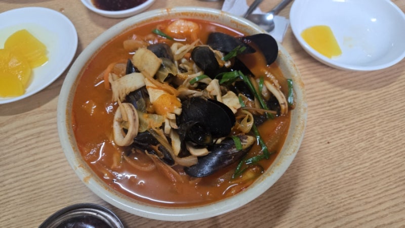 [군산 맛집] 짬뽕은 역시 군산이지! 1시간 웨이팅 뚫고 영접한 짬뽕특화거리의 찐 근본 '빈해....
