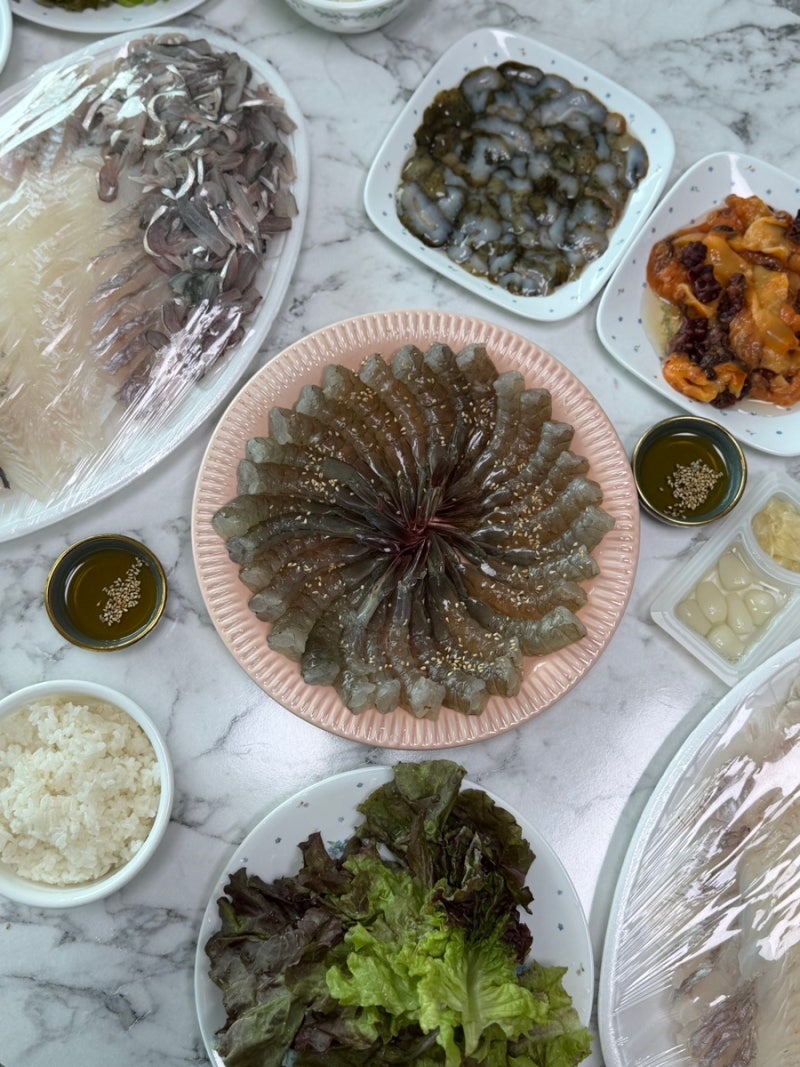 [인천/연안부두 인천종합어시장 포장] 가을제철 생새우, 전어회, 광어, 우럭회 “한일수산”,....