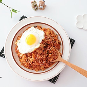 참치김치볶음밥 만드는법 감칠맛나는 참치볶음밥 레시피 김치참치볶음밥 캔참치요리
