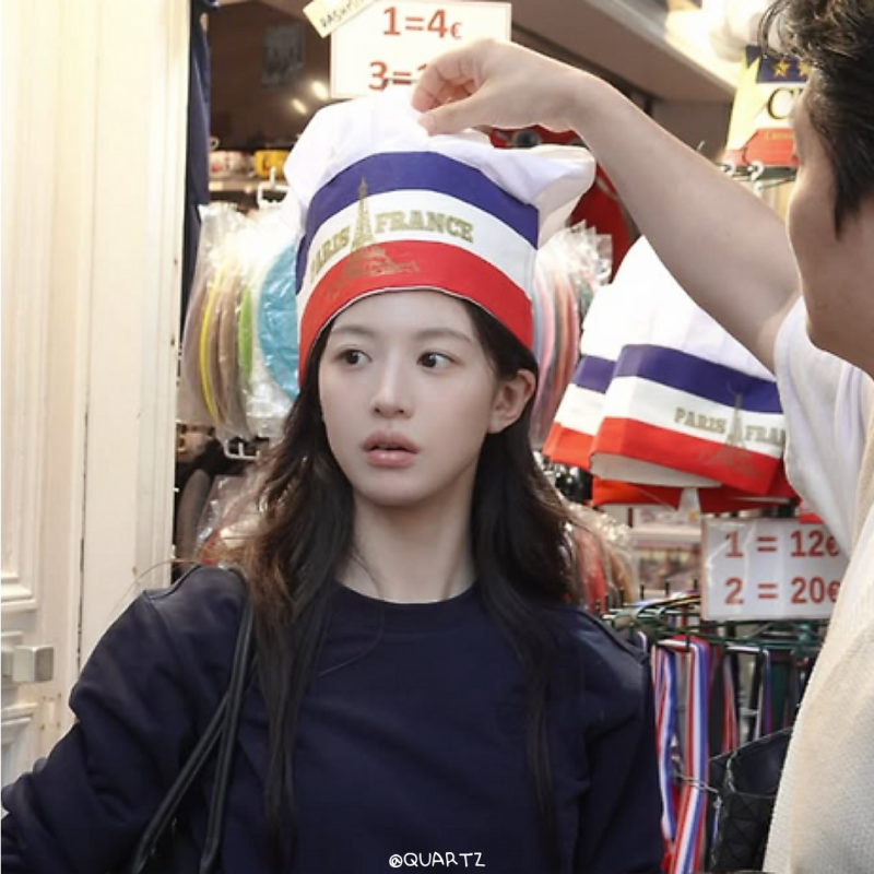 고윤정 사복 파리에서 다른 낮과밤 '반전매력’ 화제