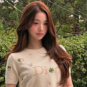 아이브 장원영 패션, 평범한 흰 니트인 줄 알았는데 470만원짜리 명품이었다 ㄷㄷ｜디올 DIOR