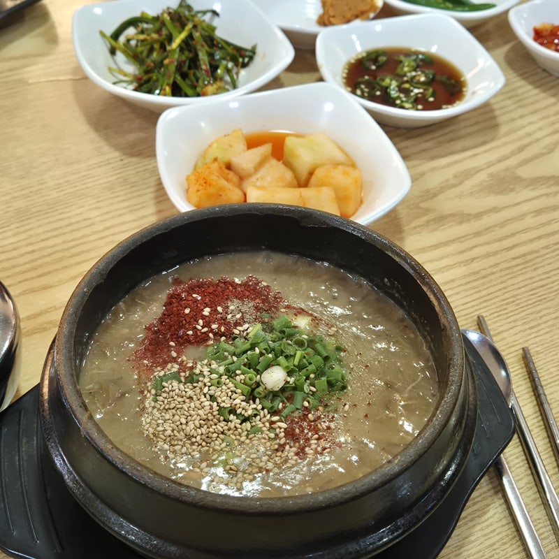 [제주] 제주공항 근처 맛집 우진해장국, 평일 30분 웨이팅 후 먹은 고사리해장국 내돈내산 후....