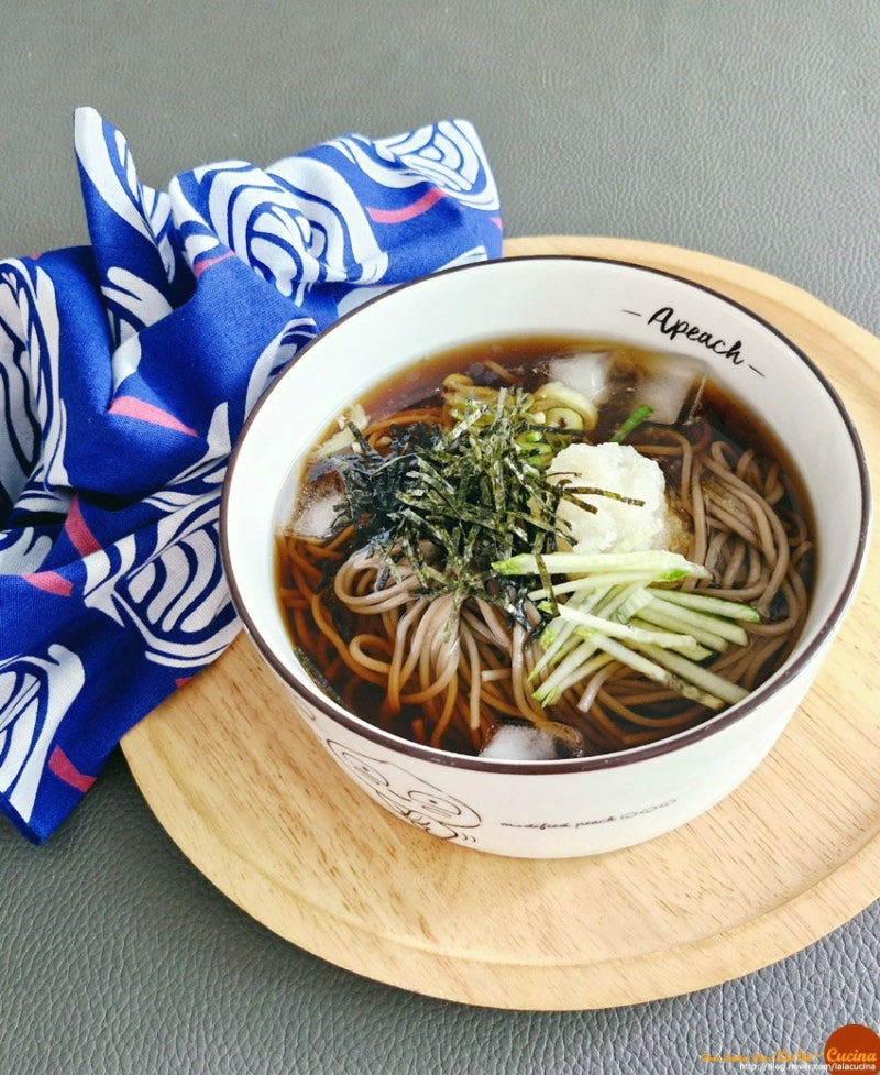 쯔유 육수로 만드는 냉모밀, 집에서 완성하는 메밀소바 레시피