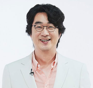 홍혜걸이 영화 '암살자들'을 정조준한 이유: 육영수 여사 피격 사건 둘러싼 논란 정리
