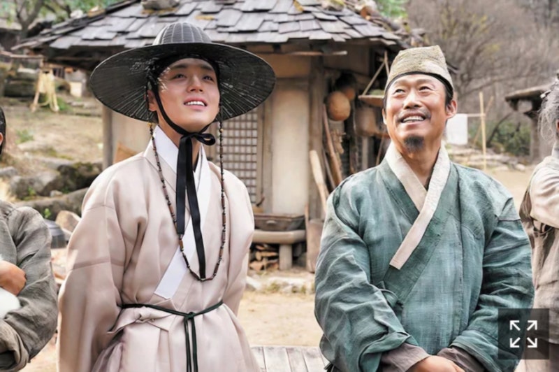 역대 흥행 2위 '왕과 사는 남자', 추석 안방극장도 울렸다! (시청률 11% 전체 1위)