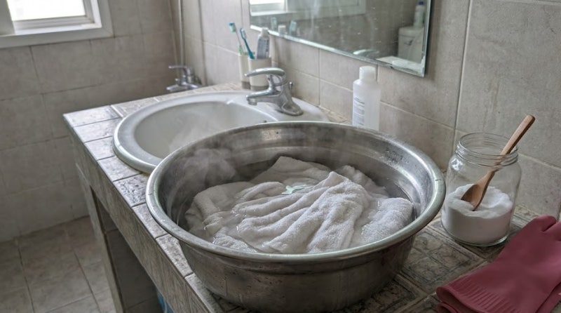 '뜨거운 물에 풀어요' 과탄산소다 집에서 쓰는 곳 3곳
