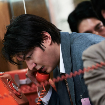 박찬욱은 극찬, 야당 의원은 "천인공노"… 암살자(들) 두 얼굴