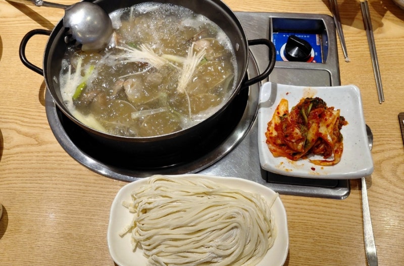 [인천 영종도 맛집] 고래해물칼국수, 구읍뱃터에서 먹은 백합칼국수전골