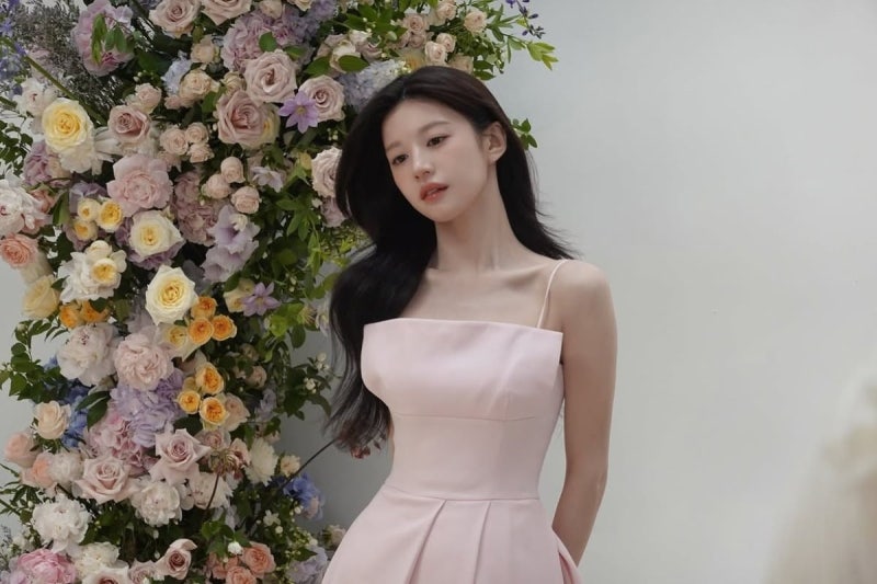 "꽃보다 빛나는 다채로운 스타일링"… 고윤정·허남준, 대세 미모 상승