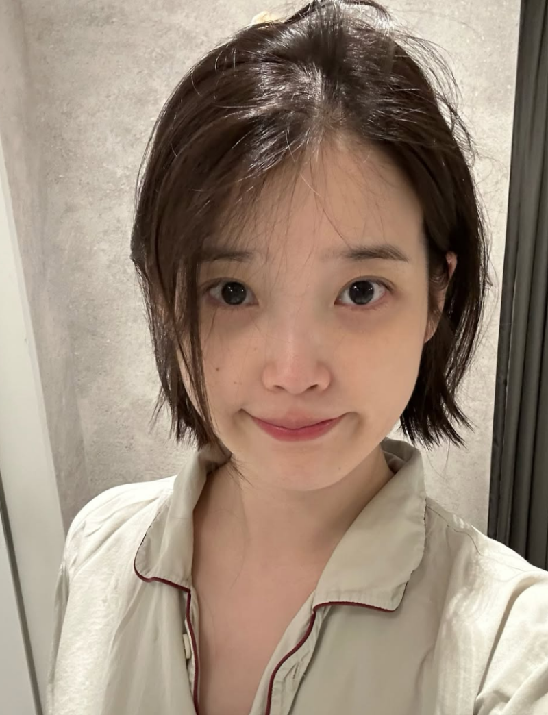 2시간씩 운동한다는 아이유, 운동화는 뭘 골랐을까..?