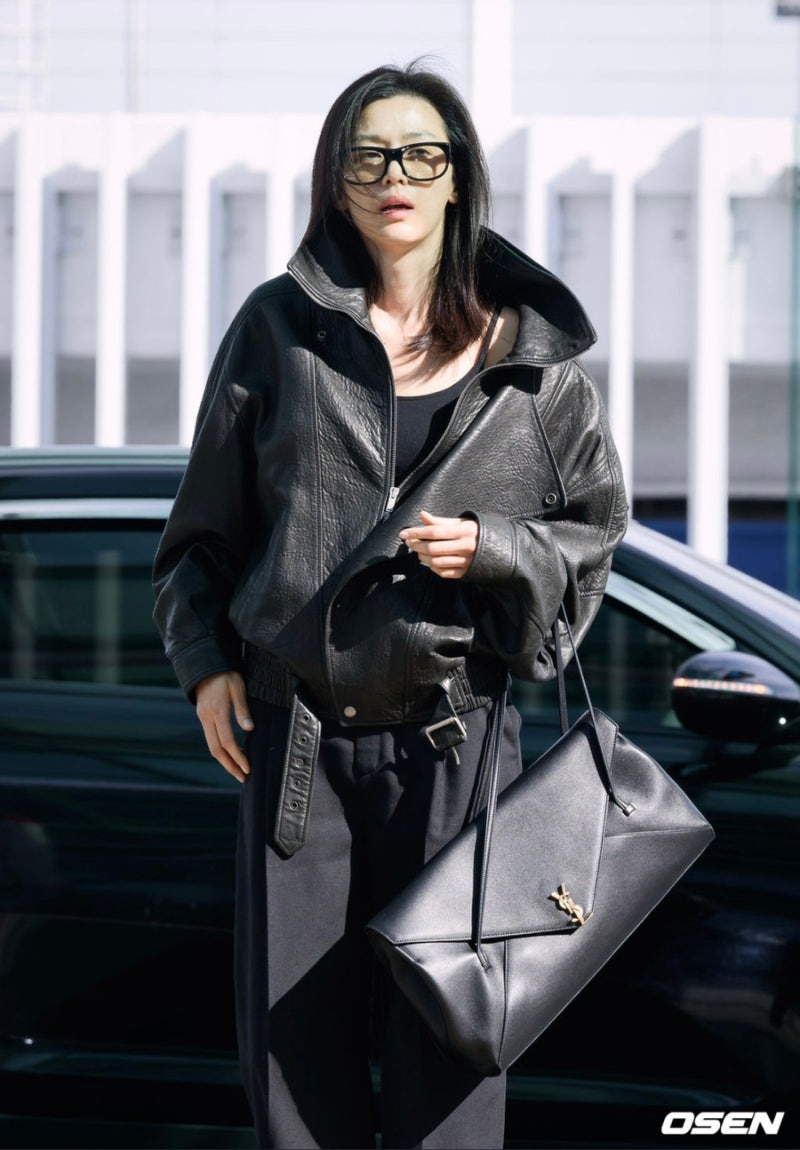 전지현 파리 패션위크 출국, 공항패션은 역시 생로랑