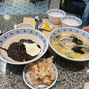 기장 동부산 롯데아울렛 3층 푸드코트 식당 테이스티그라운드 어린이놀이터 회전목마 전동....