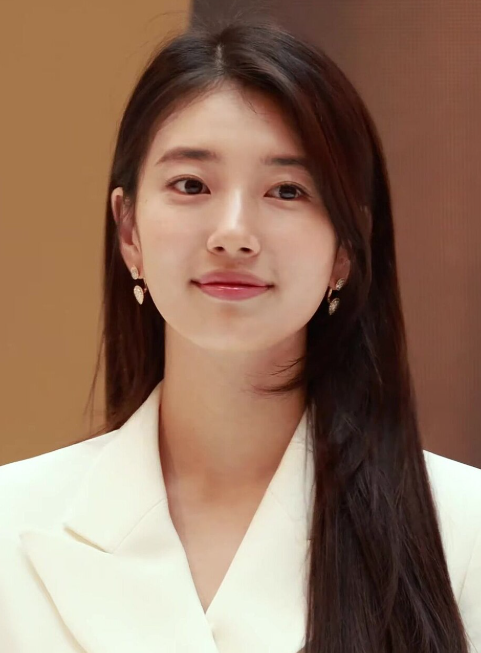 Suzy's Age, Real Name, Height, Education, MBTI, and Full Profile Details