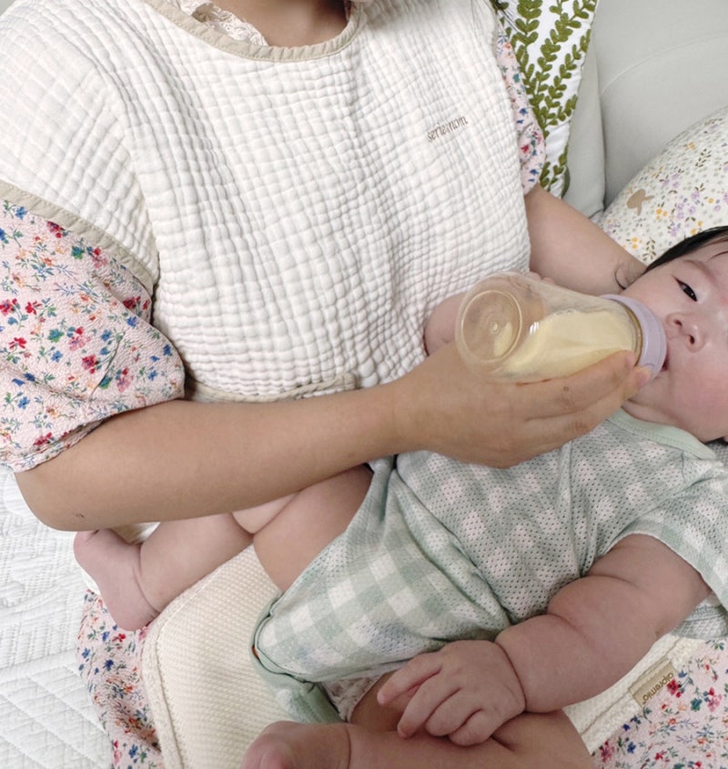 엄마턱받이 추천 아기 트림할 때 편한 육오빠 수유앞치마 후기