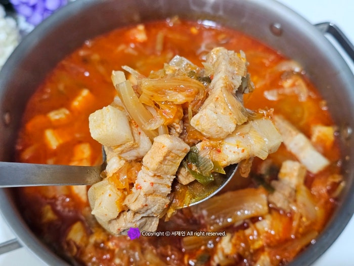 삼겹살김치찌개 맛있게 끓이는법 국물이 칼칼한 김치찌개 황금레시피♪