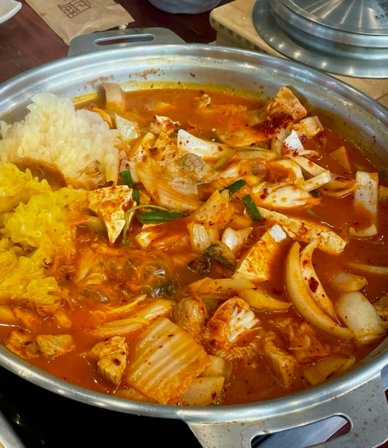 김치찌개 전문점 안산 맛집 초부리김치찌개 고잔본점