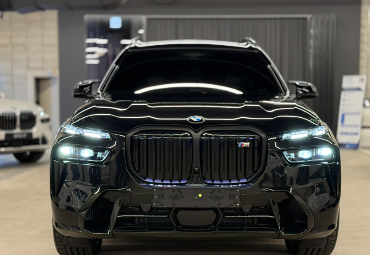 BMW X7 M60i 가족용 SUV에 530마력까지 필요해⁉️ V8에 끌렸다면 할인 견적까지 보세요
