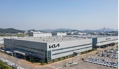 “105만명 몰렸는데…” 기아 주가 21만→11만 '반토막' 왜?
