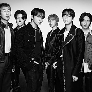 방탄소년단, 美 VMA 3관왕 휩쓸었다…"5년 만에" 대상 트로피까지