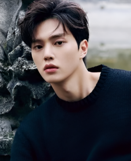 Actor Song Kang's Age, Height, Education, Family, and Detailed Profile