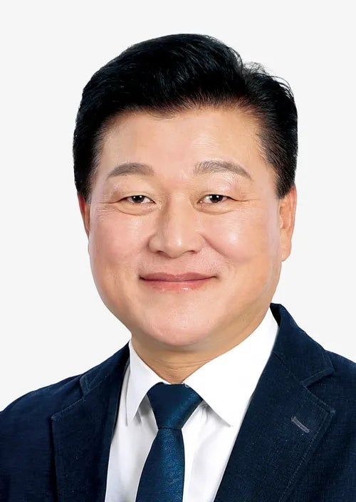 민주당 신용한 충북지사 집무실 압수수색