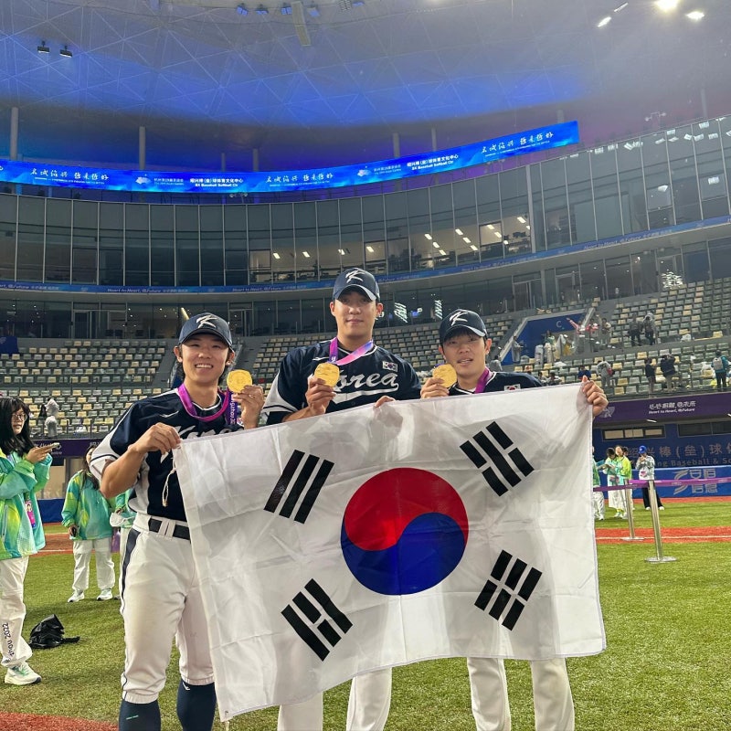 김지찬 주루방해 vs 고의 접촉, 한일 양국에서 동시에 불붙은 결정적 장면