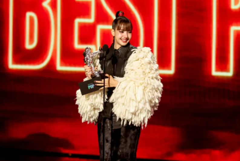 리사 VMA 베스트 팝 수상!! 얼마나 대단하길래? 아시아 솔로 최초 기록