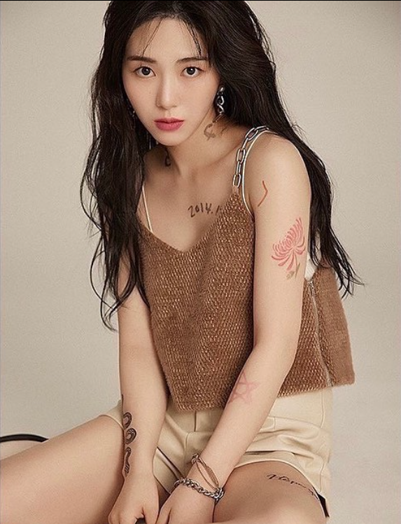 "이 와중에 SNS 폭로?" AOA 권민아, 모친 심정지 위독 상황 속 친언니 실명 저격에 불붙은 논란. ....
