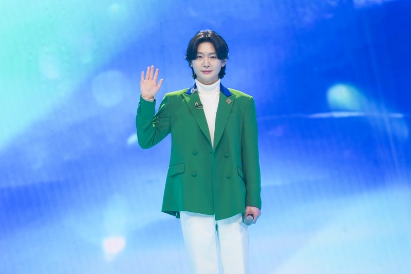 생일 밤 천적에게 또 졌지만, 신곡과 투표 1위로 김용빈 팬카페가 들썩인 일주일