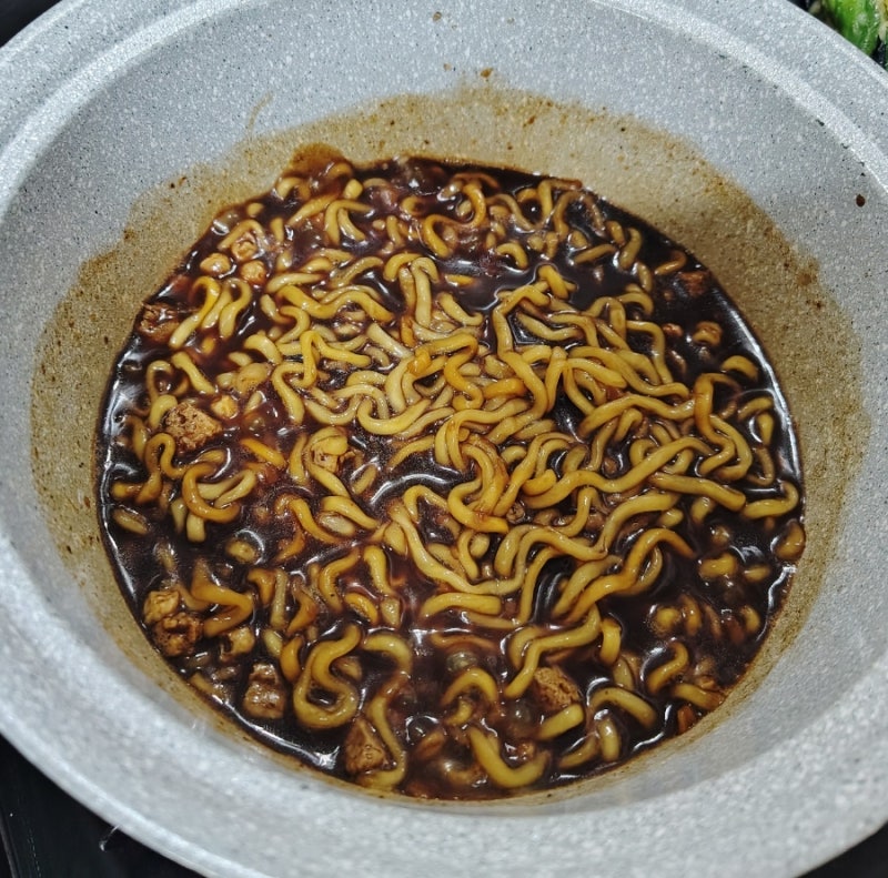 [삼양식품] 짜장라면 우지 짜르르