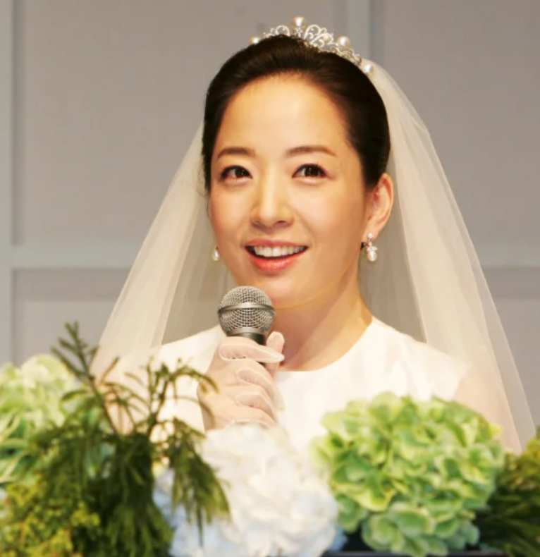 "벌써 만 19세 아들이 현대가 기업 최대주주" 47세 노현정, 장남 정창건 씨 HNIX 지분 39.74% 확보 ....