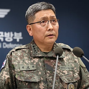 [속보] 軍 “DMZ 폭발, 北지뢰 유력... 사실 땐 北이 부상 책임져야”