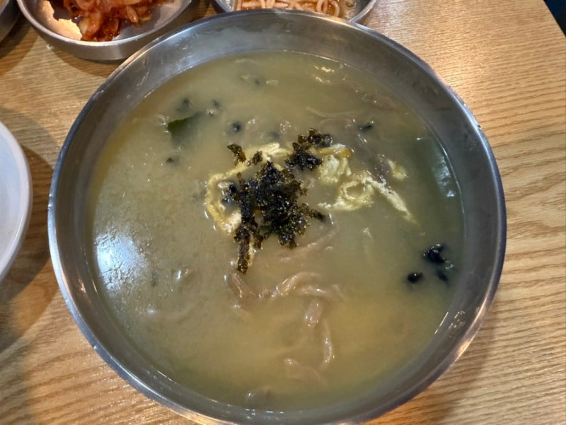 [제주 서귀포시] 제주도 가면 꼭 먹고 오는 중문 수두리 보말 칼국수