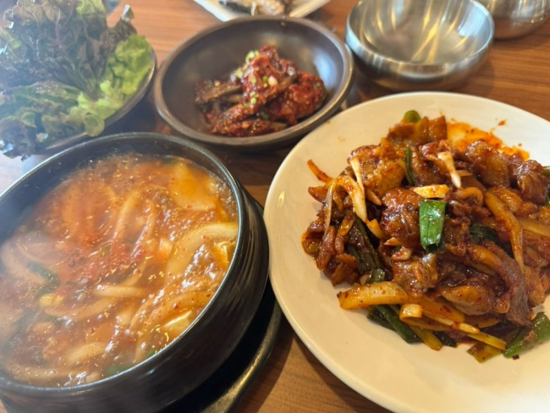 창원 가로수길 블루리본 한식 맛집 삼거리식당