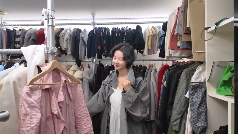 남편이 예쁘다 하면 사던 송선미, 옷방에 아직 걸려 있는 남편 코트