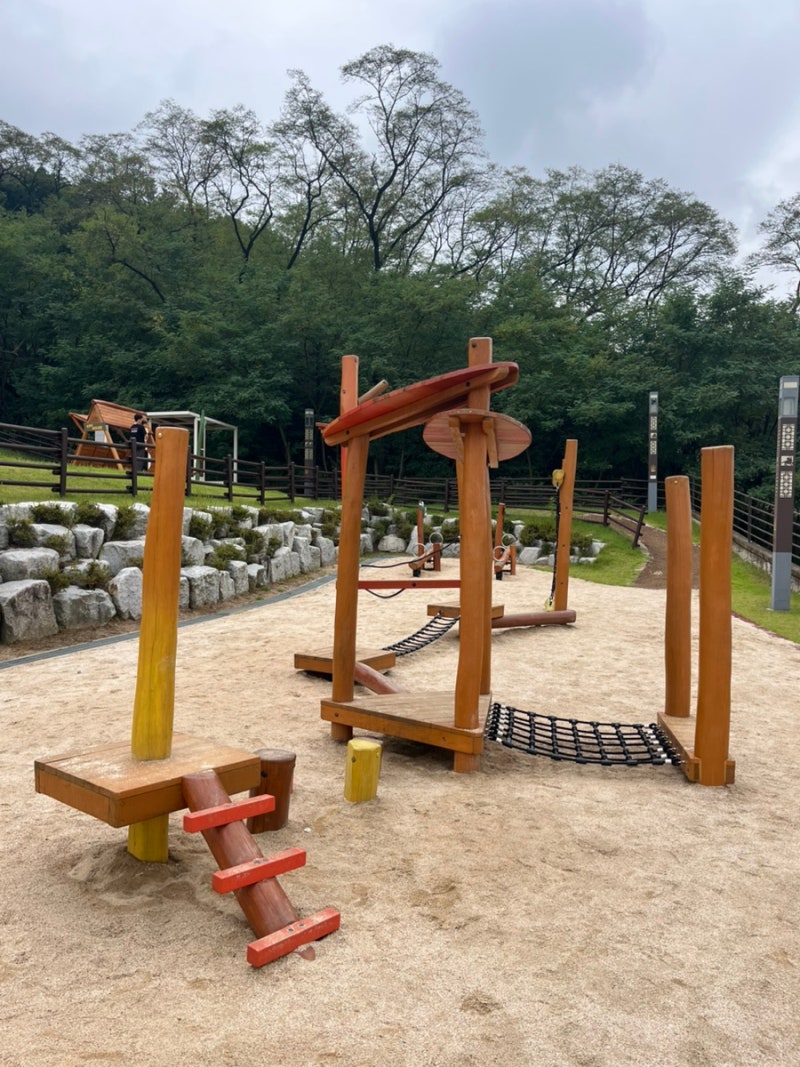 경주 아기랑 가볼만한 곳_화랑마을 놀이터(돌아기랑 후기)