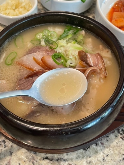 [서울/역삼동 맛집] 미쉐린 가이드가 선택한 정갈한 돼지국밥 명가, '안목' 솔직 방문 후기