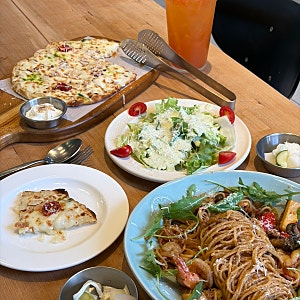 듀플렉스 대전도안본점 | 대전 도안동 맛집 크리미한 콰트로 포르마지 피자와 듀플렉스 스프....