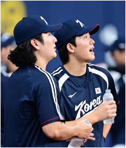 “곽빈 111구·최민석 96구 던졌는데 또 선발”…금메달 기쁨도 잠시, 5위 두산이 쉴 수 없는 ....