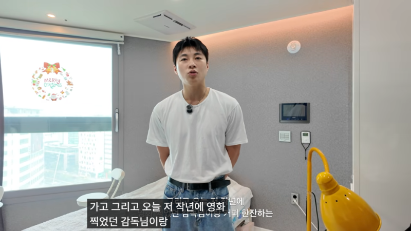유인나 매니저로 4년, 이제 자기 프로필을 돌리는 배우 송현서