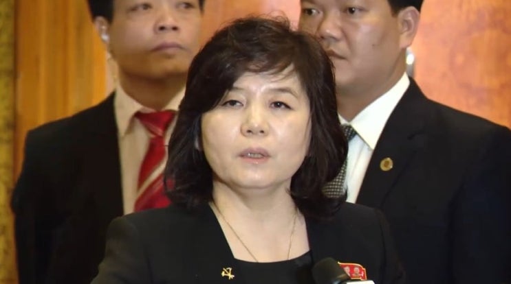 추석날 1면에 <b>김정은</b> 대신 <b>시진핑</b>이 걸렸다, 그 옆면엔 핵 담화가 있....