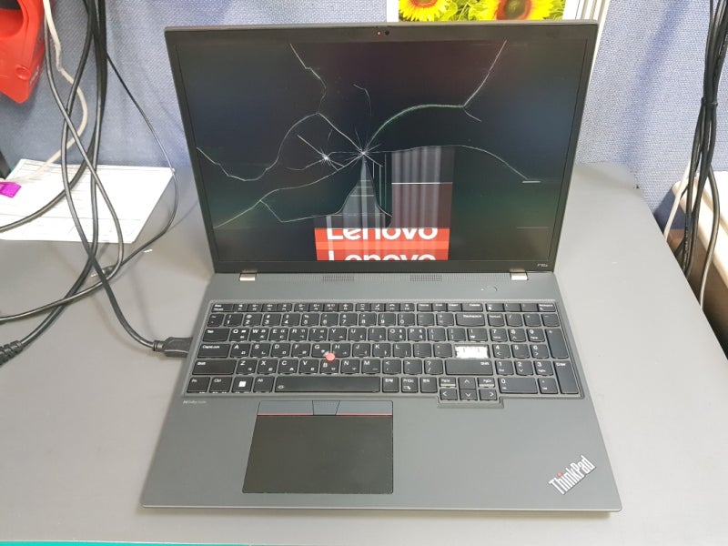 Lenovo ThinkPad P16s Gen 2 21KA-S05A00 레노버 노트북 액정 패널 손상, 파손으로 인한 액정 패널 교체 ....