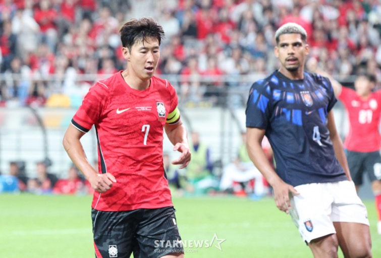 '충격의 4실점' 모레노호, 한국 우루과이 1-4 완패 왜 이렇게 무기력하게 무너졌나?
